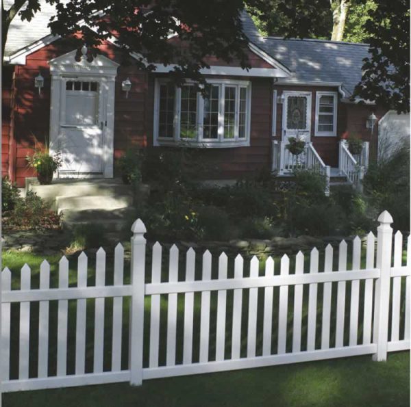 Curved White Fencing for Front Yard